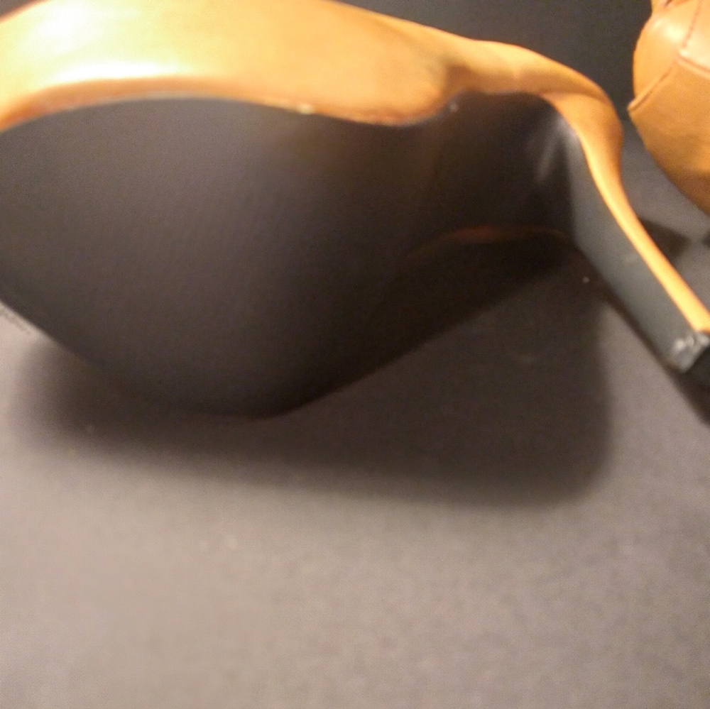 Tan string heels - Picture 2 of 5
